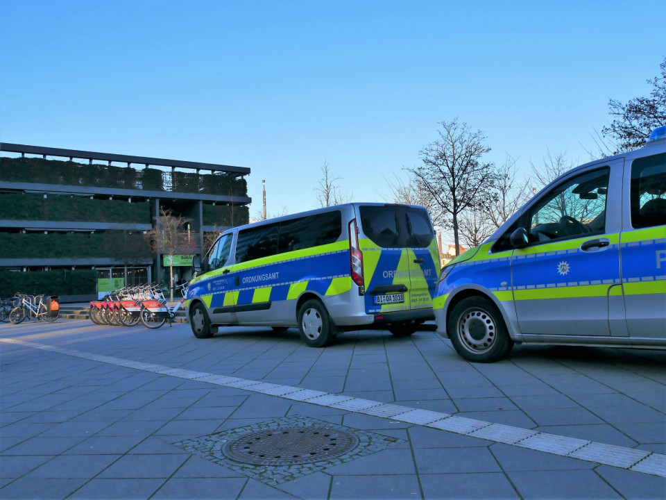 CDU begrüßt, dass die Polizei mit dem Ordnungsamt auf dem Kesselbrink mehr Präsenz zeigt. (Foto: Lange)
